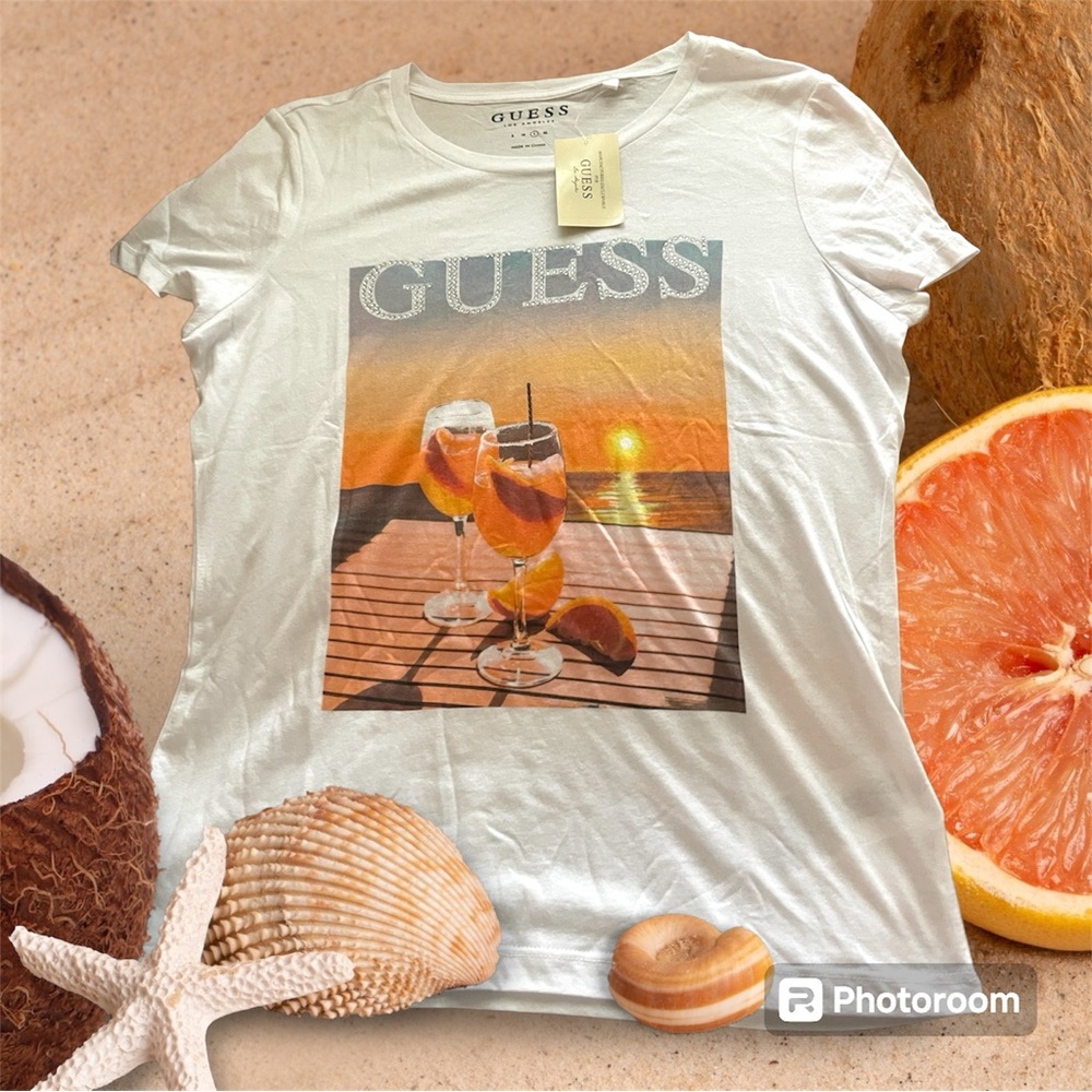 NWT Women’s Guess Tropical Drinks T-Shirt. Size L. Pure White. Cotton/Modal.